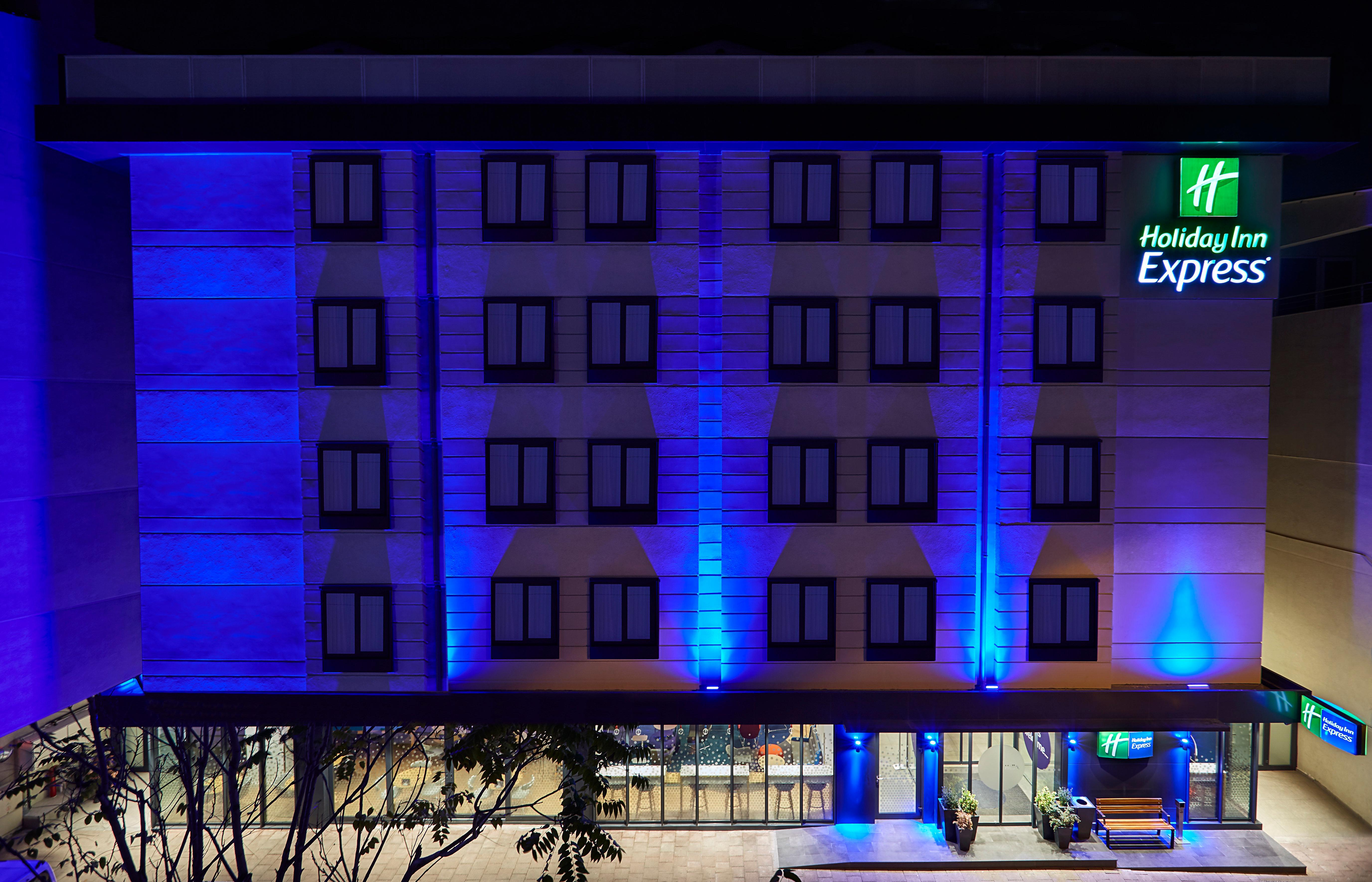 Holiday Inn Express - Istanbul - Atakoy Metro, An Ihg Hotel Exterior photo